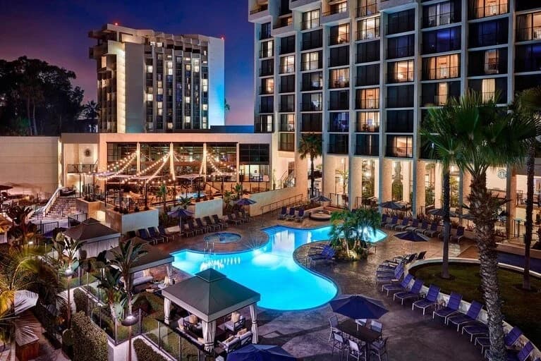 Vea Hotel (Newport Beach)